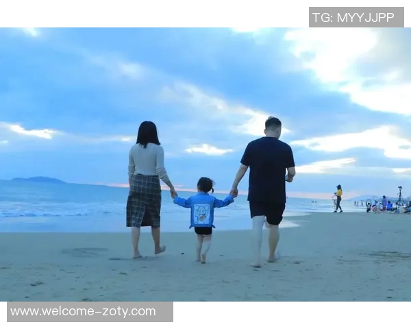 幸福满满的一家人库嫂分享全家福照甜蜜瞬间温馨满溢