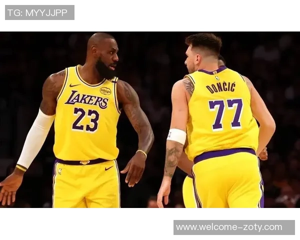 考辛斯谈詹姆斯与狄龙关系认为队友间默契会提升合作效果